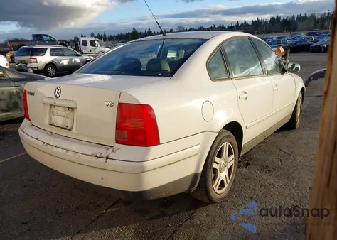 2000 Volkswagen Passat Glx from USA, damaged, VIN WVWPD23B8YP210280